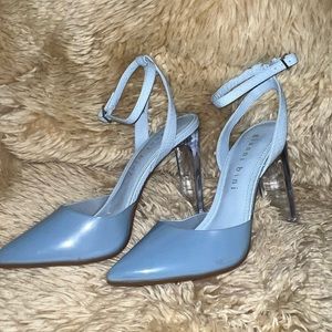 BRAND NEW Cinderella blue pointed heels